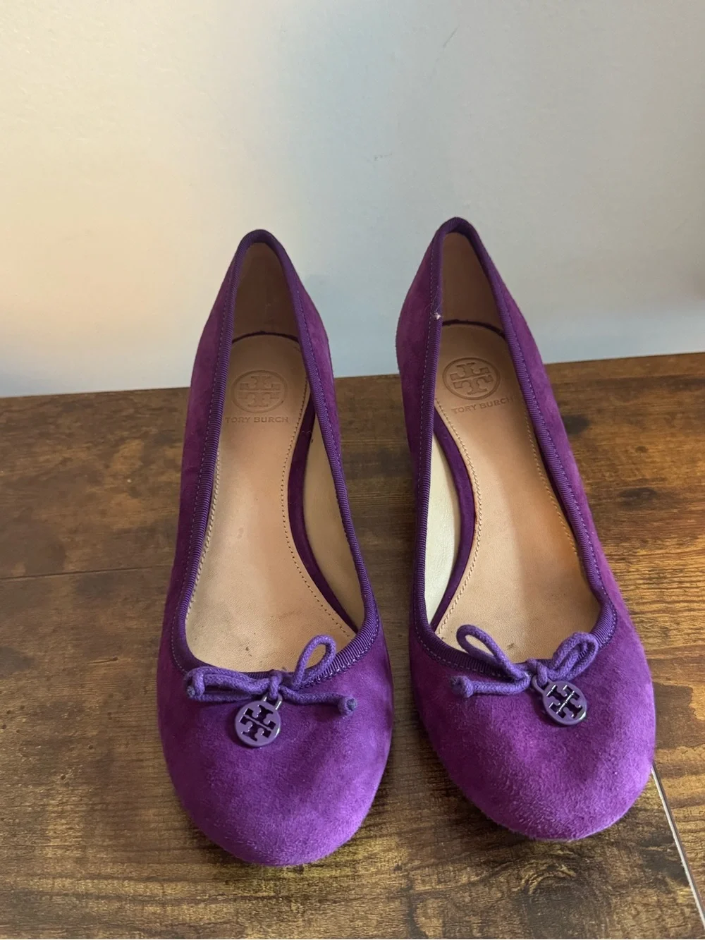 Tory Burch Purple Suede Bow Wedge Pumps Size 7.5
